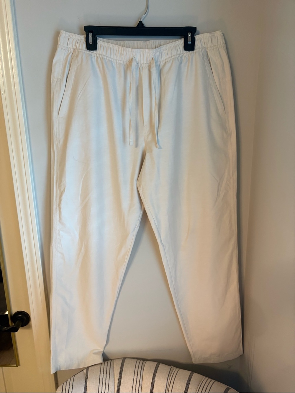 lululemon athletica Men's White Drawstring Joggers